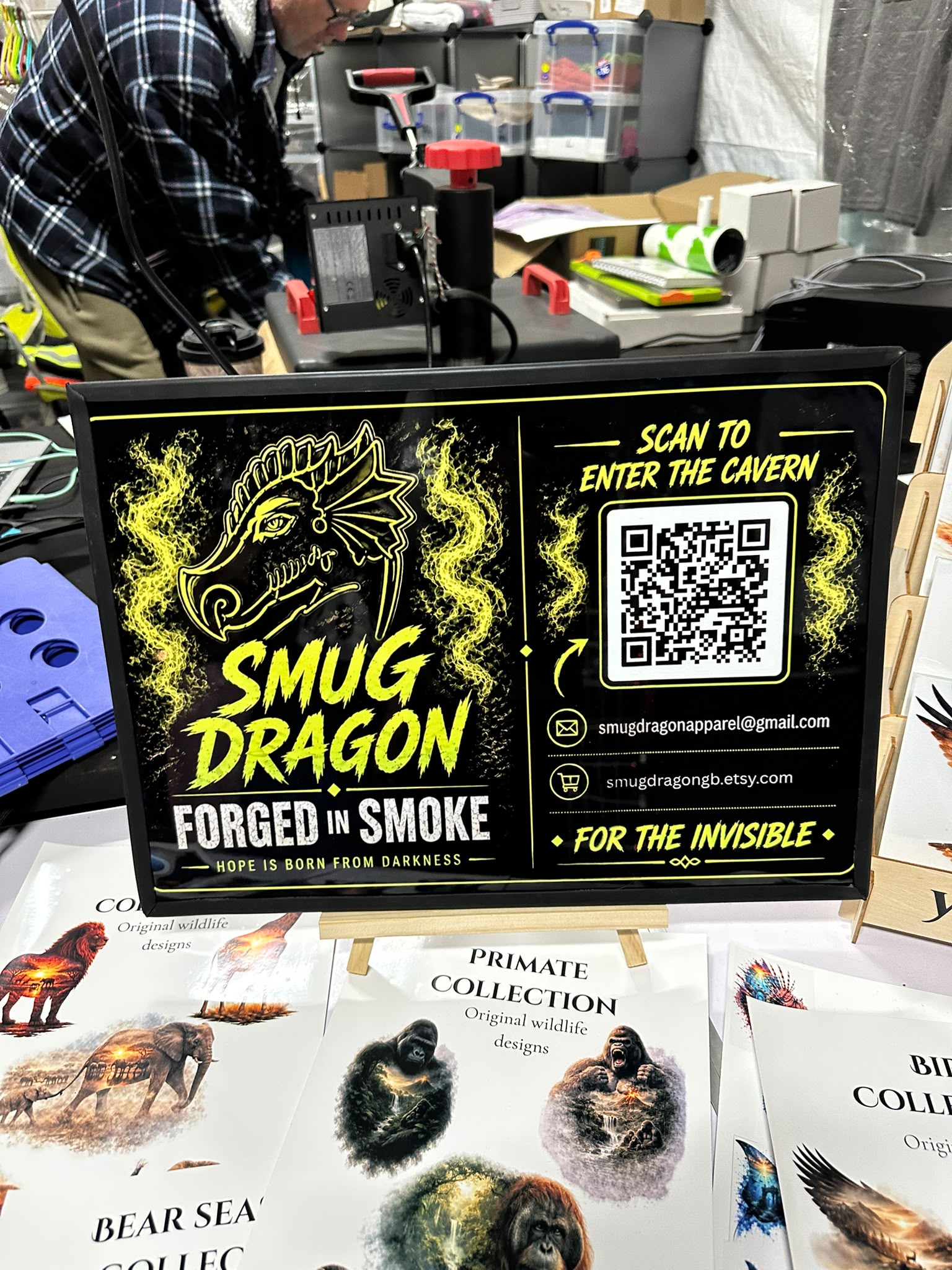 Contact QR Angled